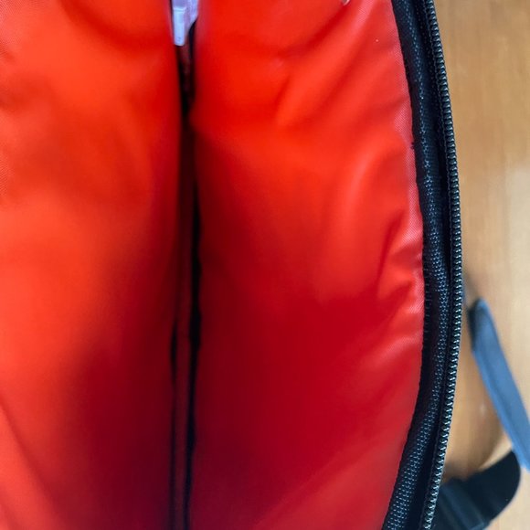 Targus Strata Slip Case Laptop Sleeve - NWOT - Picture 3 of 4